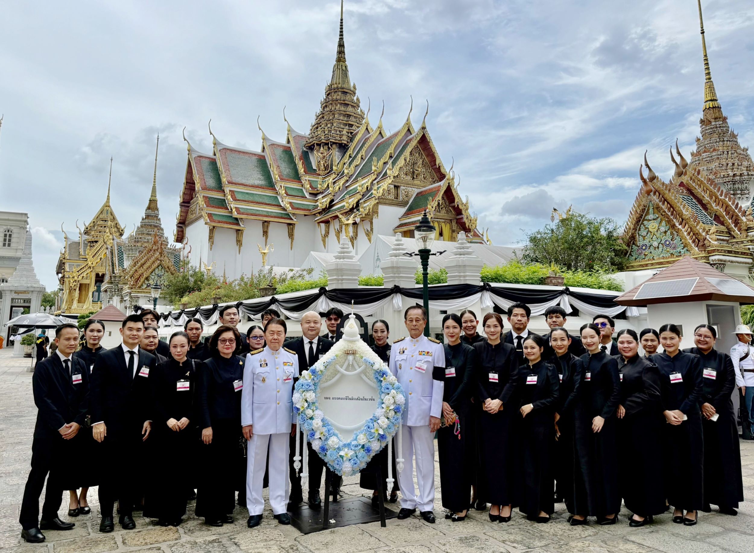 BKGI และบริษัทย่อย ร่วมเป็นเจ้าภาพบำเพ็ญกุศลและวางพวงมาลาถวายสักการะ พระบรมศพสมเด็จพระนางเจ้าสิริกิติ์ พระบรมราชินีนาถ พระบรมราชชนนีพันปีหลวง