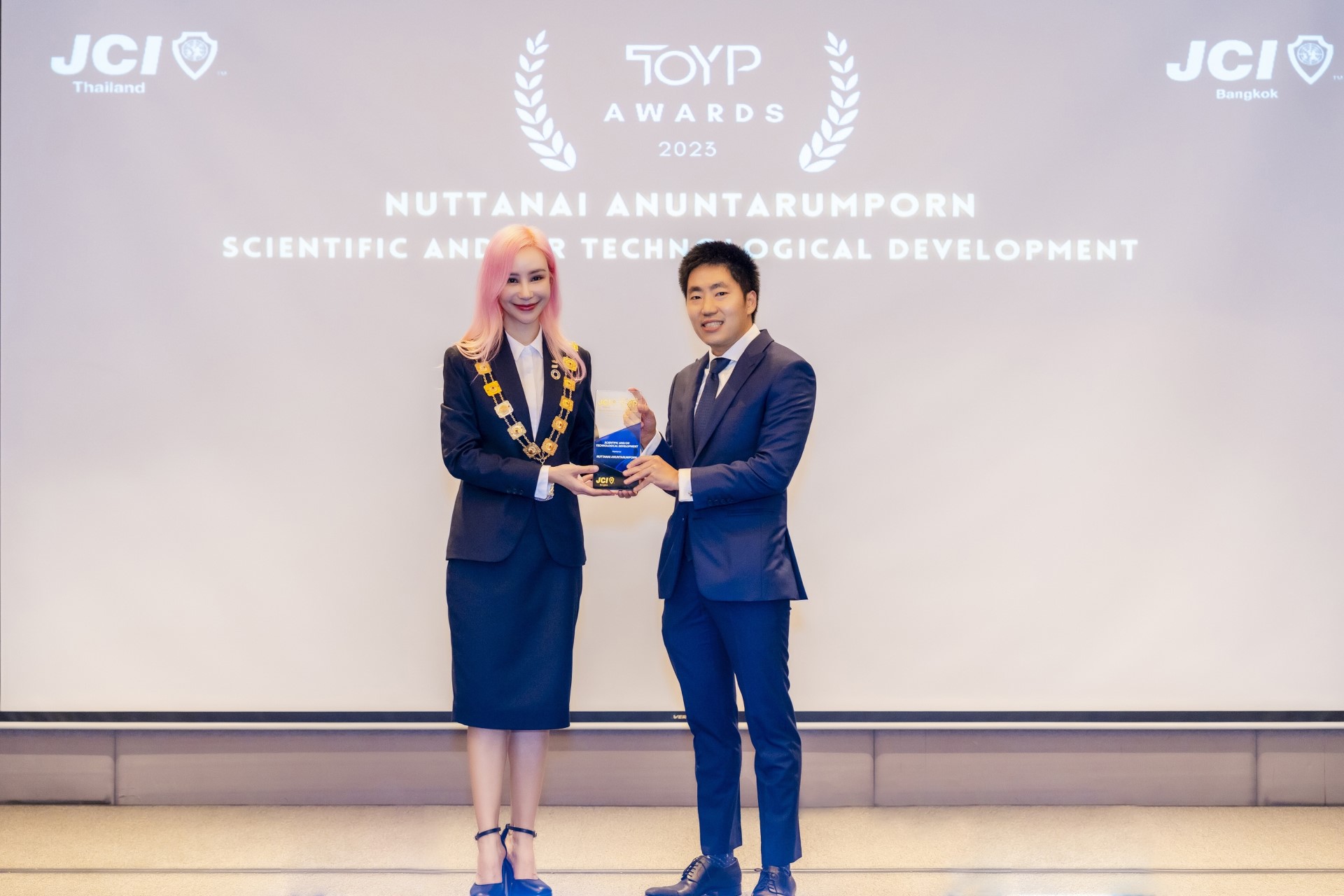 บอสใหญ่ ITEL คว้ารางวัล TOYP AWARDS 2023