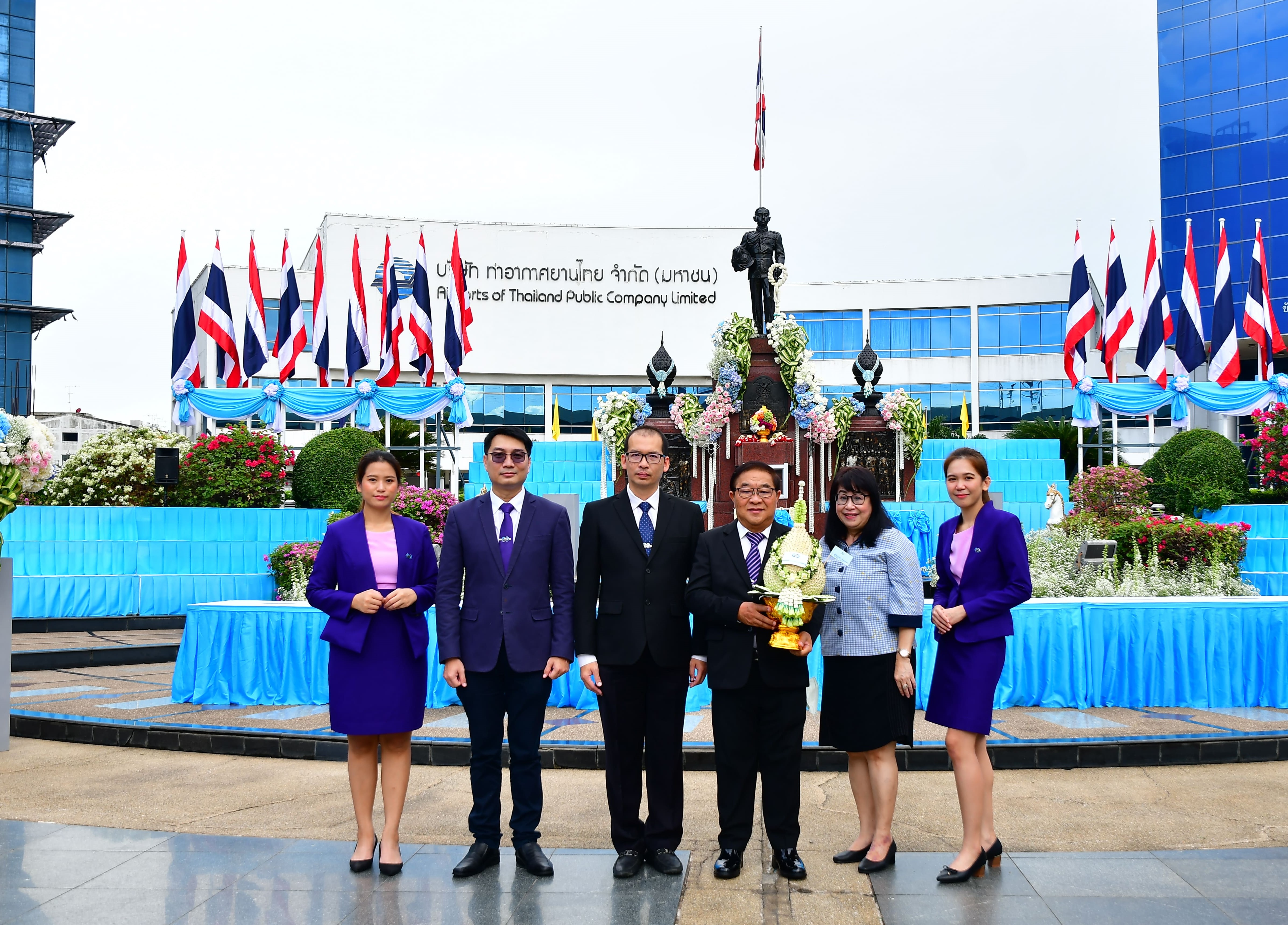 IND ร่วมพิธีวางพานพุ่มถวายสักการะพระอนุสาวรีย์  จอมพล สมเด็จพระเจ้าบรมวงศ์เธอเจ้าฟ้าจักรพงษ์ภูวินารถ กรมหลวงพิศณุโลกประชานารถ