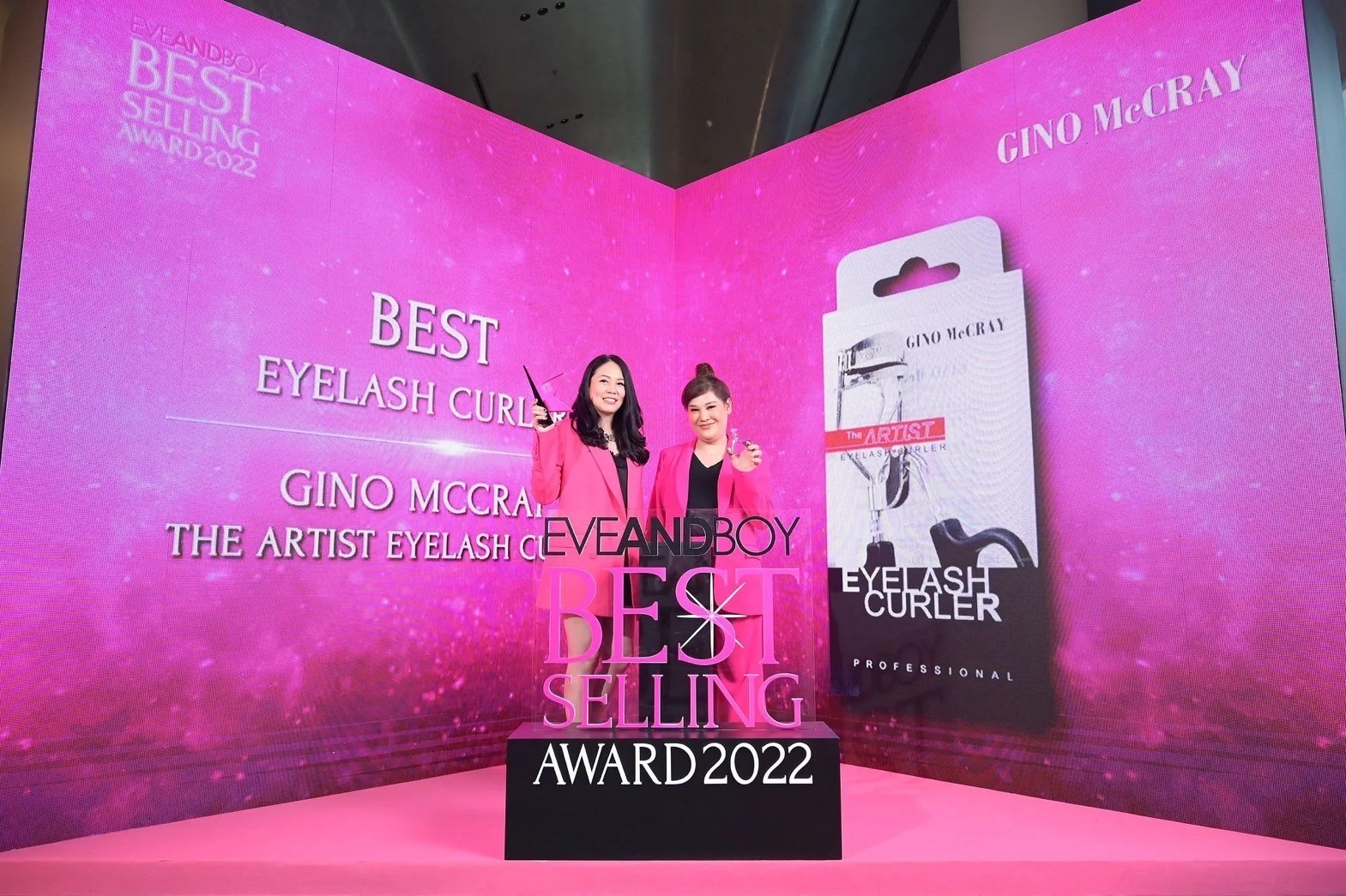 GINO McCRAY คว้ารางวัล “EVEANDBOY Best Selling Award 2022”