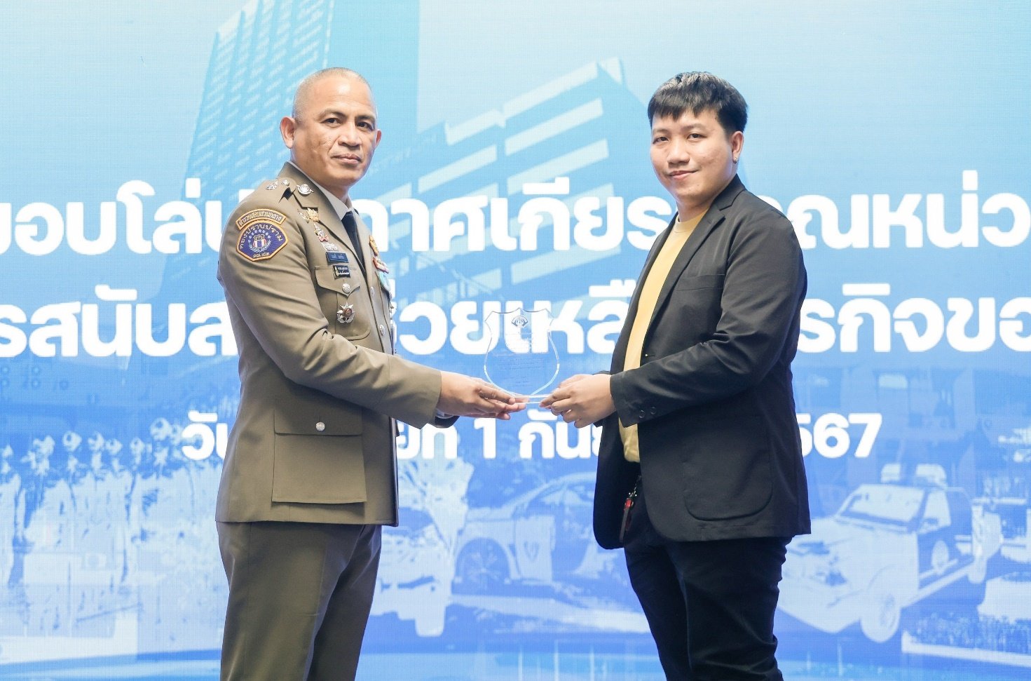 ทรูมันนี่ รับมอบโล่ประกาศเกียรติคุณ สนับสนุนการปราบปราม อาชญากรรมออนไลน์ จากสำนักงานตำรวจแห่งชาติ 3 ปีซ้อน