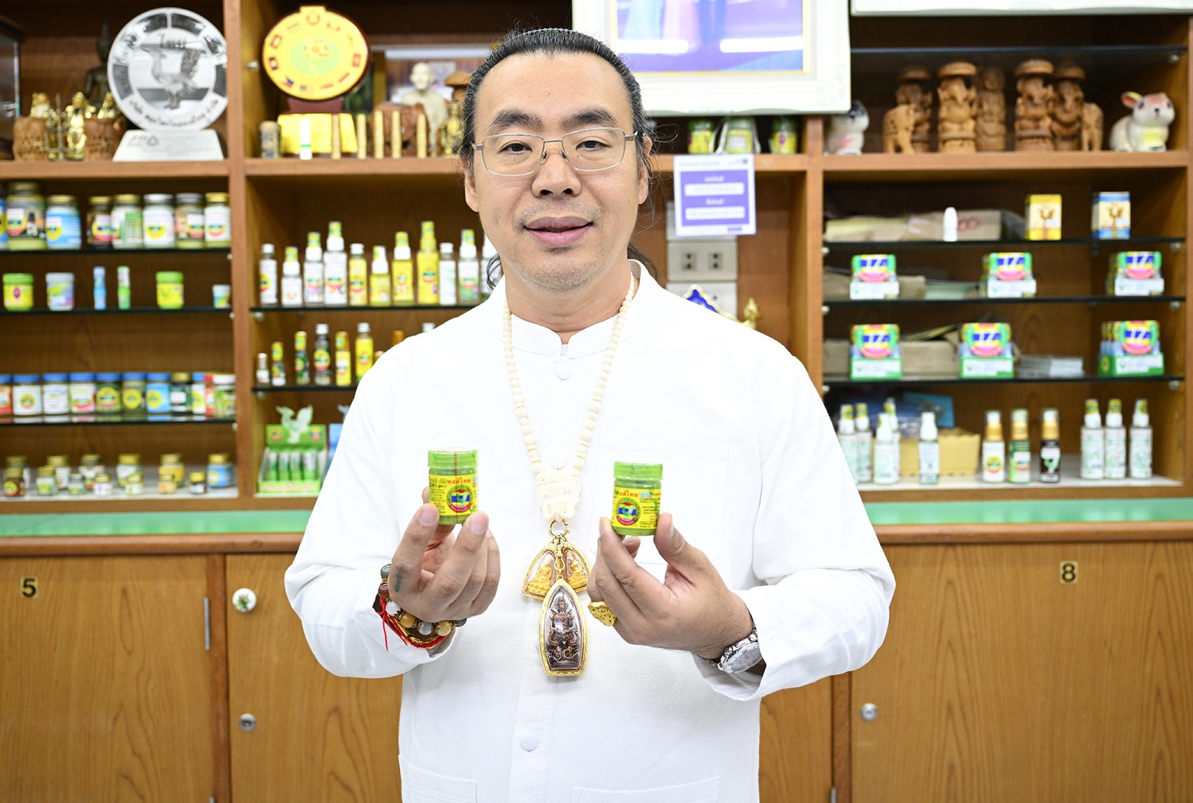 001_นายธีระพงศ์ ระบือธรรม ผู้ก่อตั้งและเจ้า.jpg