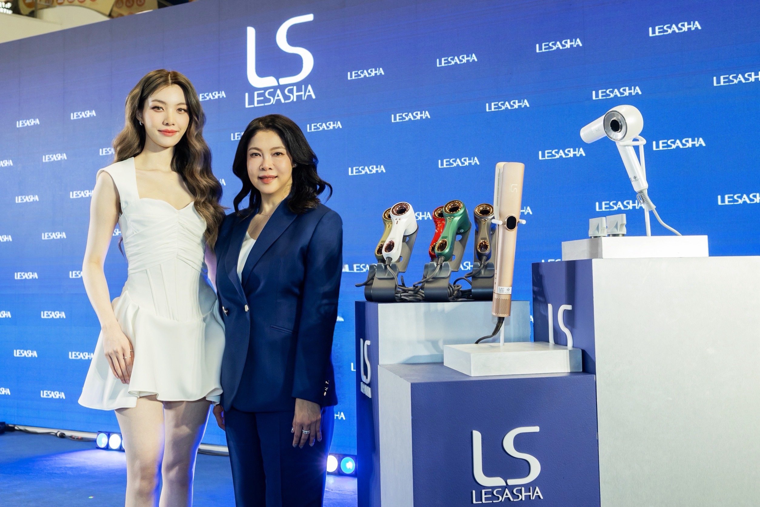 เลอซาช่า (LESASHA) รุกตลาดอุปกรณ์จัดแต่งทรงผม ส่ง “ออม-กรณ์นภัส” เป็นพรีเซนเตอร์คนใหม่ พร้อมเปิดตัว 3 นวัตกรรมผลิตภัณฑ์ใหม่