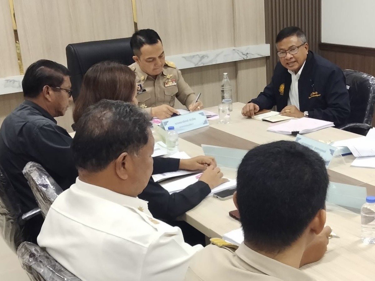 “รมต.สันติ ปิยะทัต” มอบหมายผู้ช่วยรัฐมนตรีฯ เร่งฟื้นฟูและเยียวยาผู้ประสบอุทกภัย จ.ตรัง