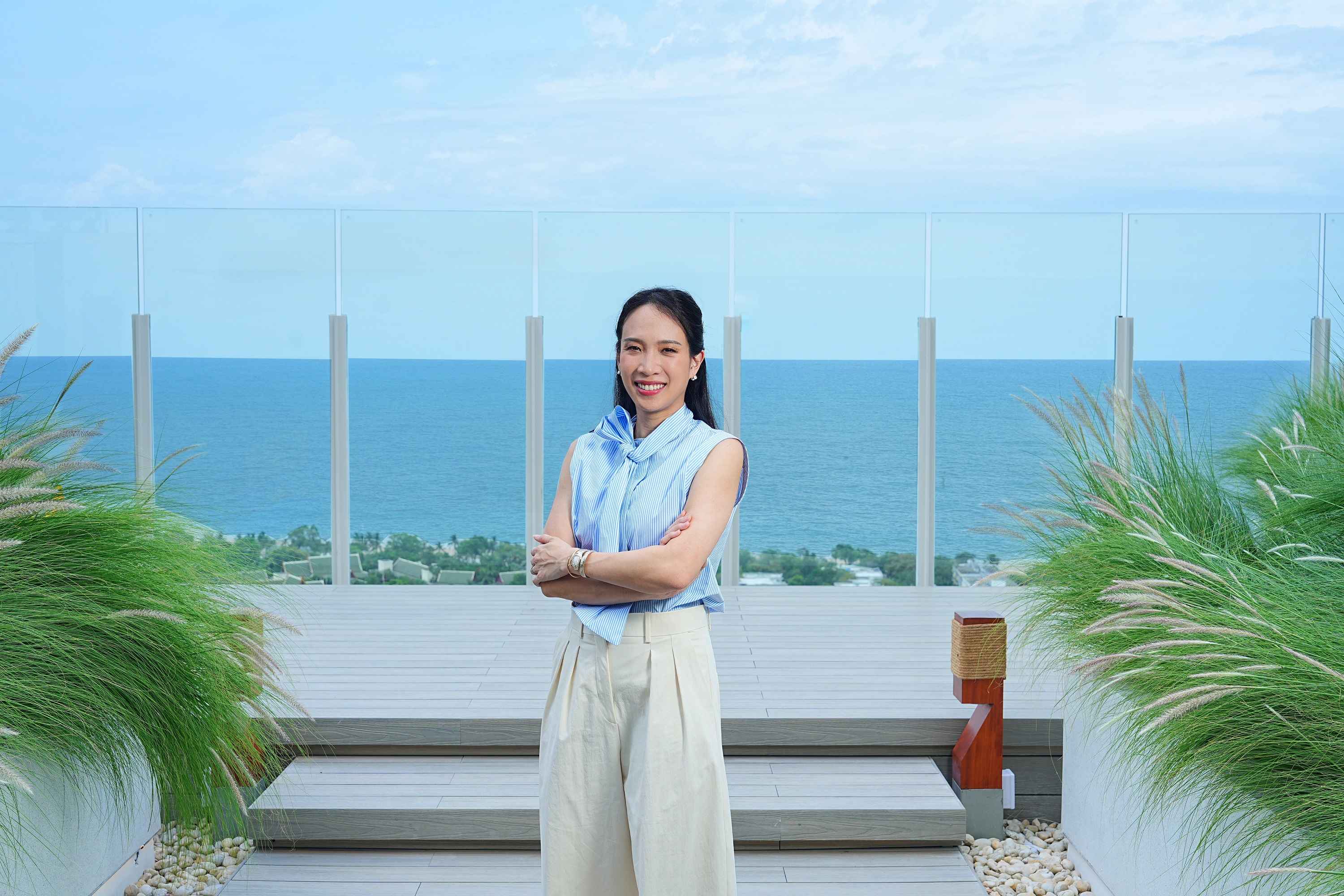 PROUD เนรมิตคาเฟ่ลอยฟ้า VEHHA Hua Hin Pop-up Cafe เสิร์ฟความฟินช่วงวันแม่ รับนักท่องเที่ยวหัวหินคึกคักหลังทางพิเศษใหม่เปิดบริการ