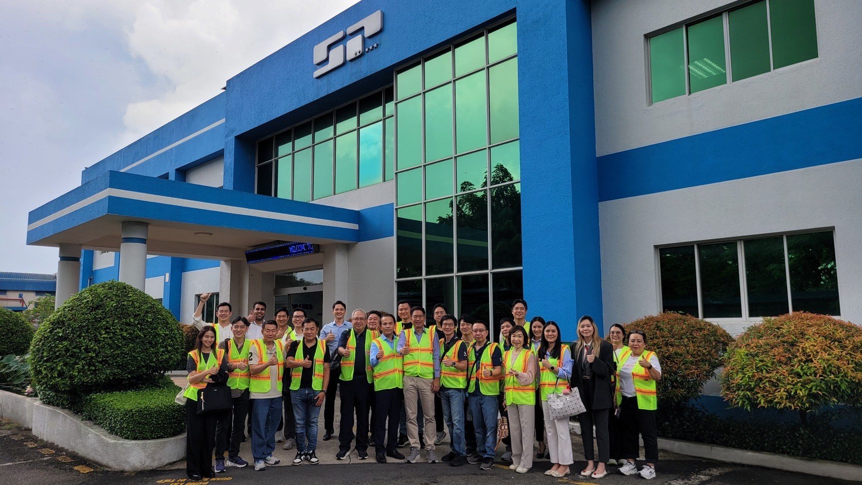 SFLEX พาบินลัดฟ้านำนักวิเคราะห์-ผู้จัดการกองทุน เยี่ยมชมบริษัท STARPRINT ประเทศเวียดนาม