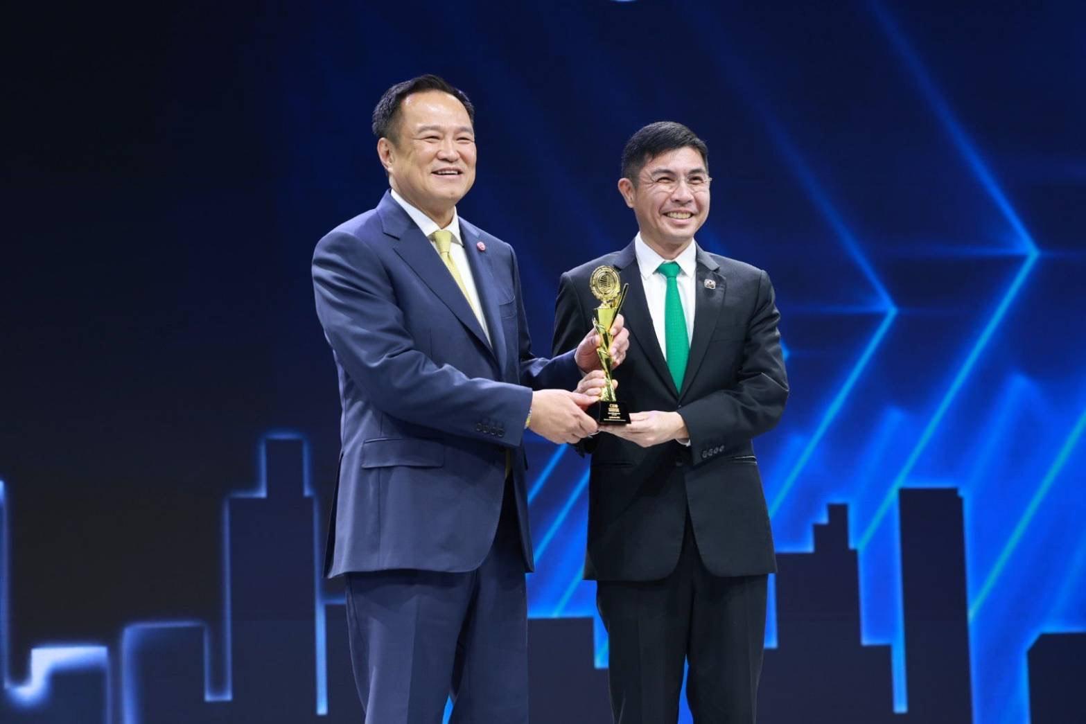 ธ.ก.ส. คว้าสุดยอดซีอีโอรัฐวิสาหกิจแห่งปี จากงาน“CEO ECONMASS AWARDS 2025”
