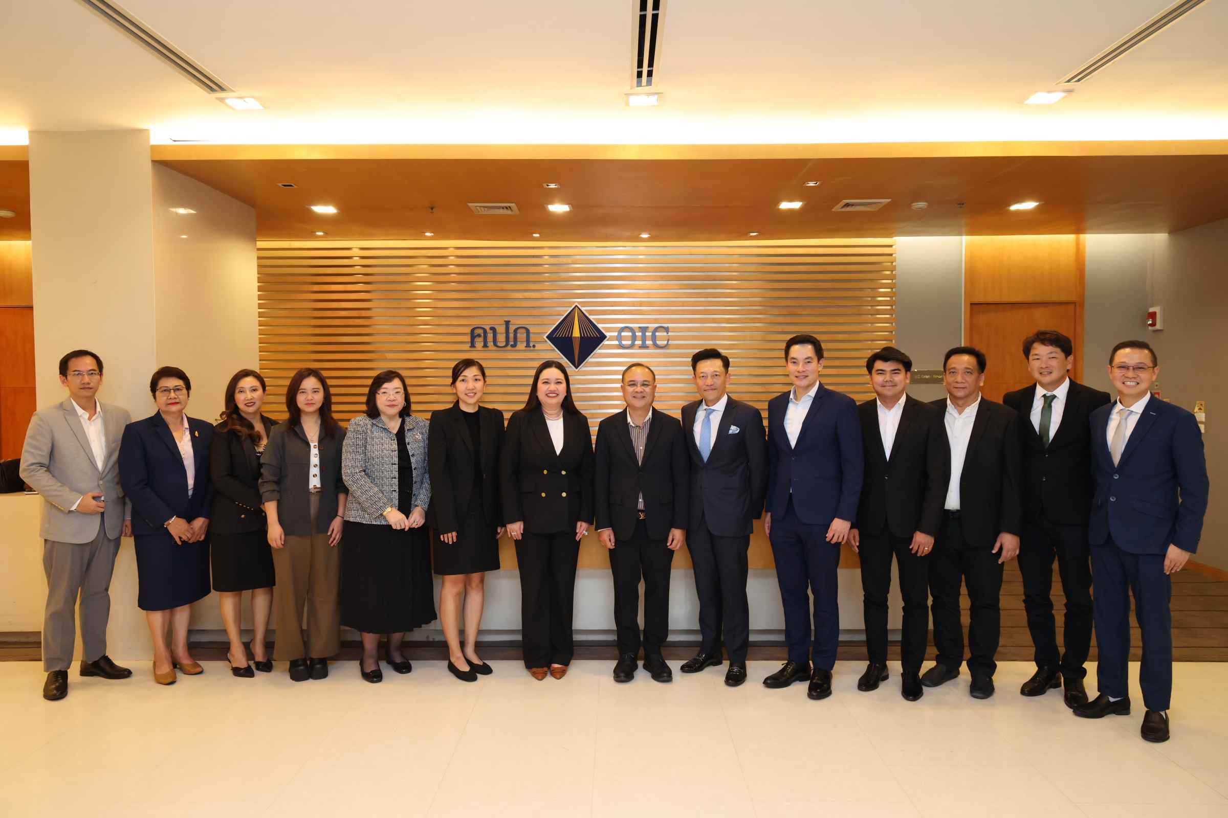 นายกสมาคมนายหน้าประกันภัยไทย นำทีมคณะกรรมการบริหารชุดใหม่ เข้าพบเลขาธิการ คปภ. รับนโยบายพัฒนาธุรกิจประกันภัย