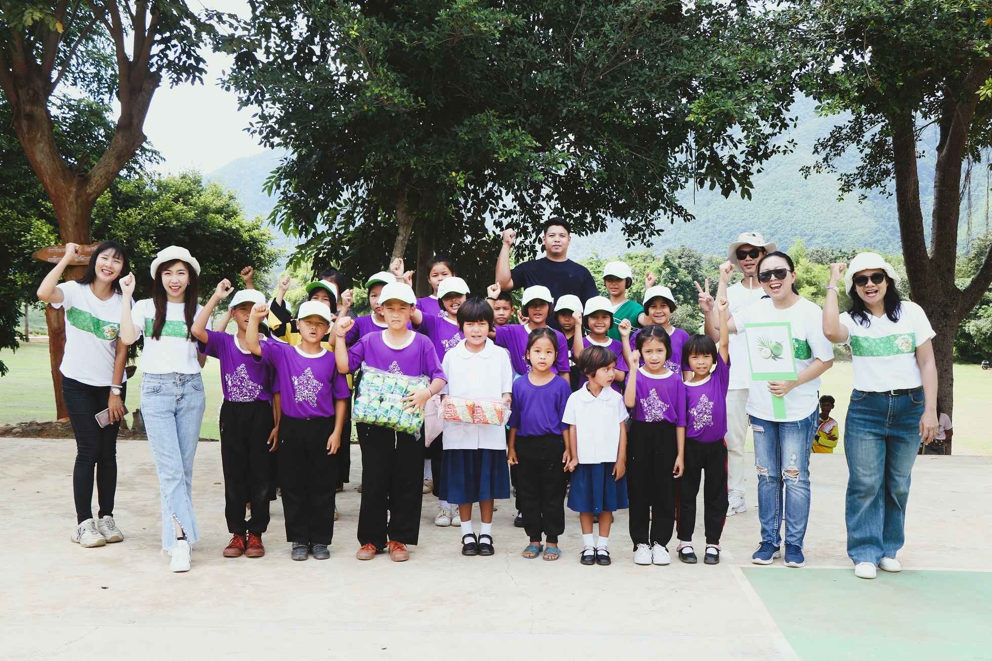 “PLUS” รวมพลังจิตอาสา มอบระบบโซลาร์ให้ รร.ตชด.บ้านแพรกตะคร้อ  สานต่อโครงการ CSR GO SOLAR สู่พื้นที่ห่างไกล
