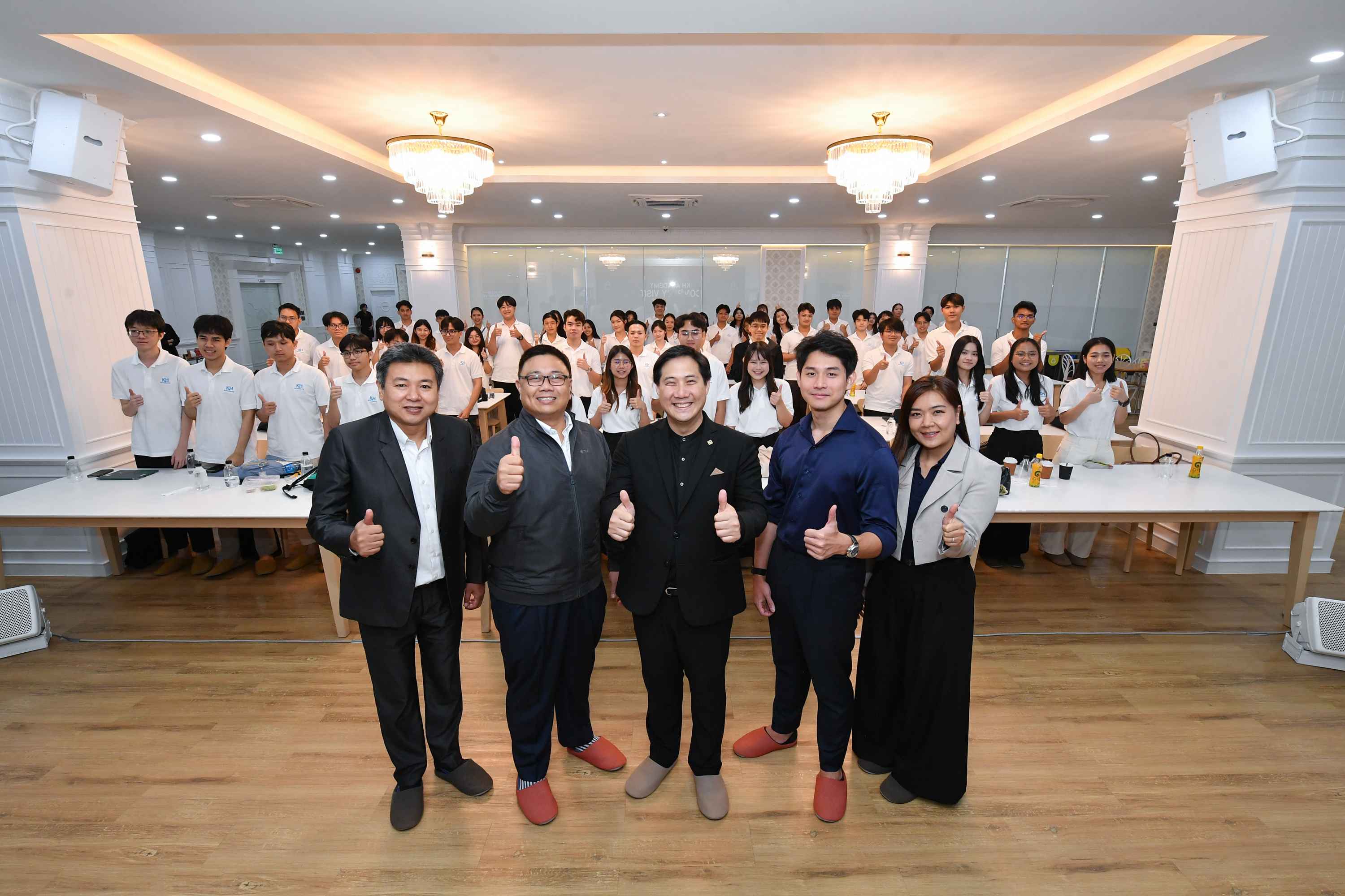 MEDEZE เปิดบ้านต้อนรับ KH Academy เสริมองค์ความรู้และนวัตกรรมการแพทย์แห่งอนาคต