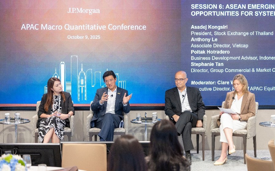 ตลาดหลักทรัพย์ฯ ร่วมเสวนาสร้างความเชื่อมั่นตลาดทุนอาเซียน ในงาน APAC Macro Quantitative Conference ที่ฮ่องกง