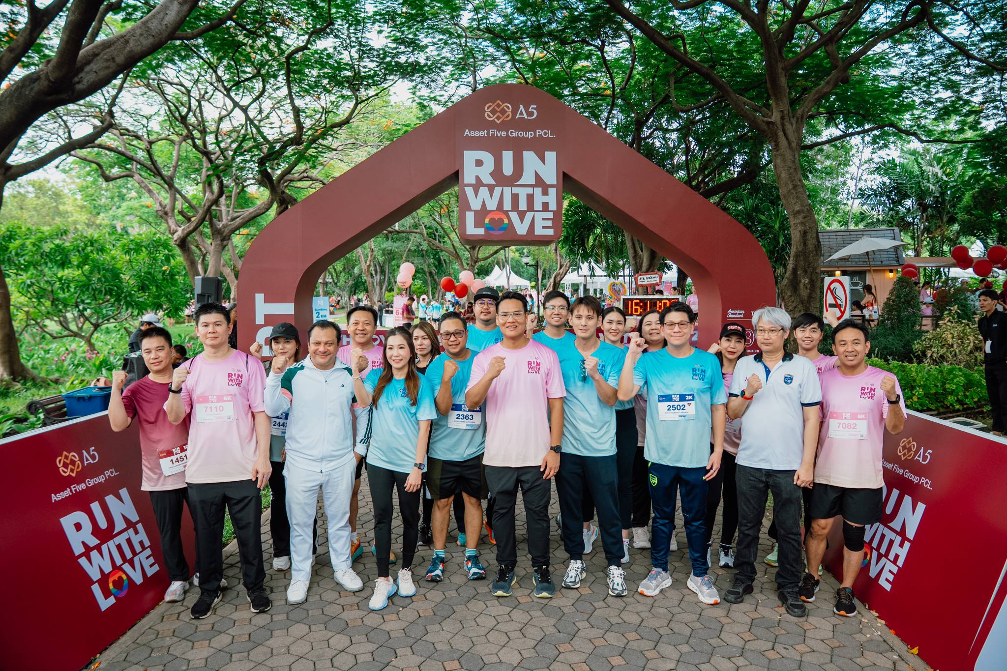 A5 รวมพลังนักวิ่ง 2,300 คน วิ่งเพื่อรัก “RUN WITH LOVE” ปี 2  ระดมเงินบริจาค 1.28 ลบ.ช่วยทารกโรคหัวใจพิการ