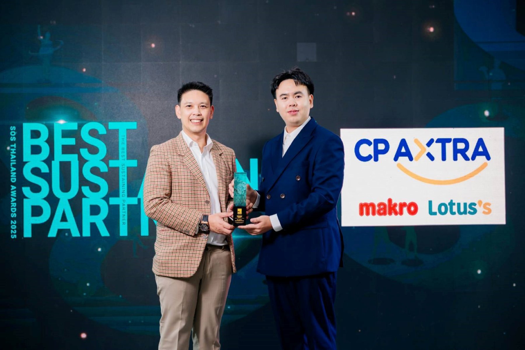 CP AXTRA_Photo Release_รับรางวัลsos.jpg