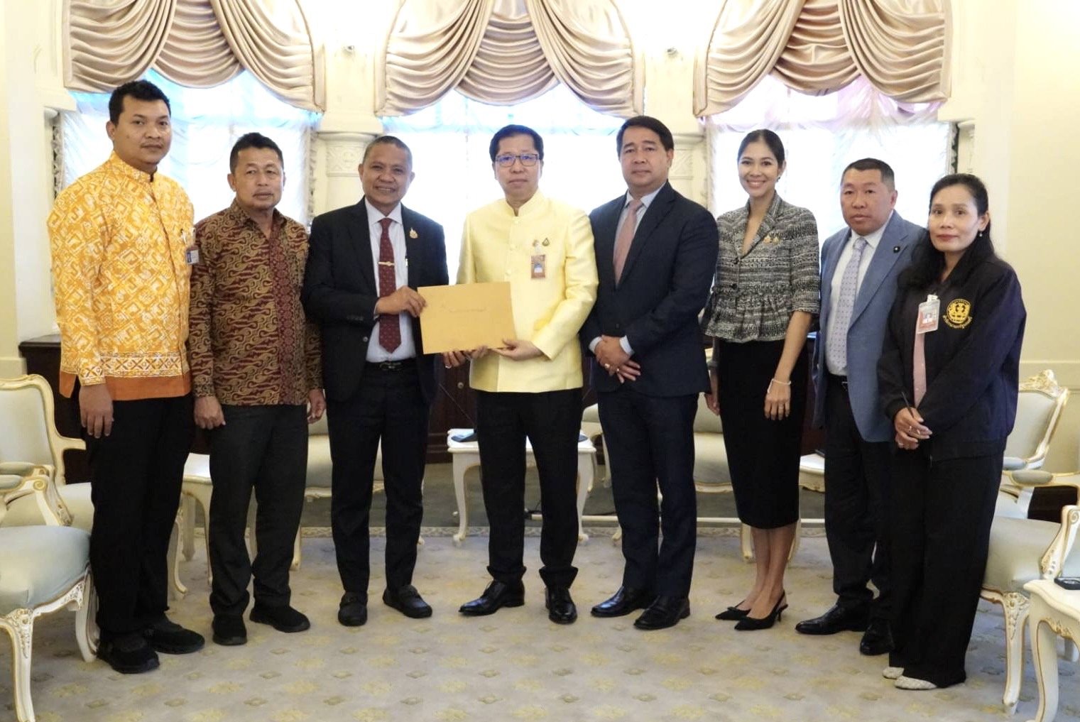 “สันติ ปิยะทัต” กำชับเร่งติดตามคดีลอยแพผู้แสวงบุญ พร้อมประสานตร. - DSI สืบขยายผลช่วยผู้เสียหาย