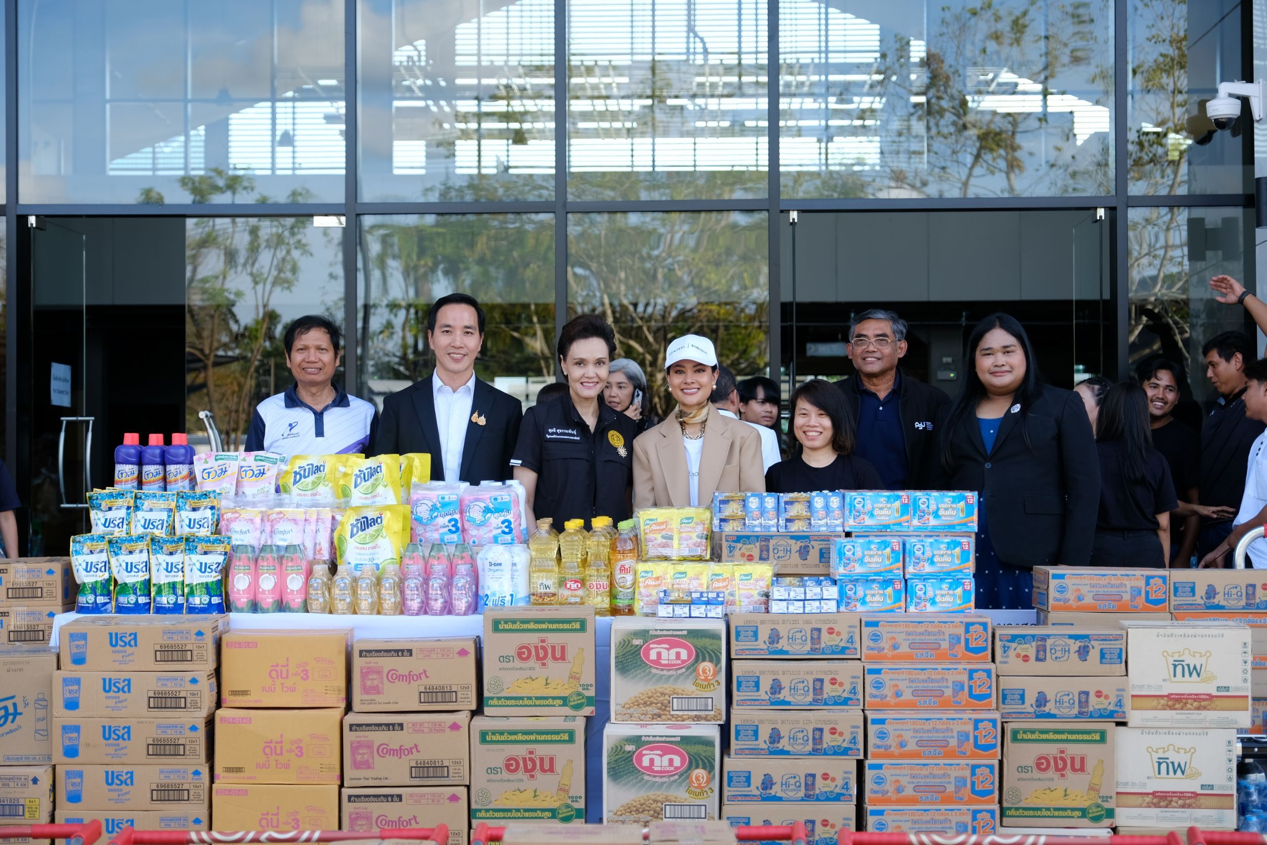 ห้างเซ็นทรัลและห้างโรบินสัน จับมือกระทรวงพาณิชย์ ยืนหยัดเคียงข้างหาดใหญ่ในยามวิกฤต