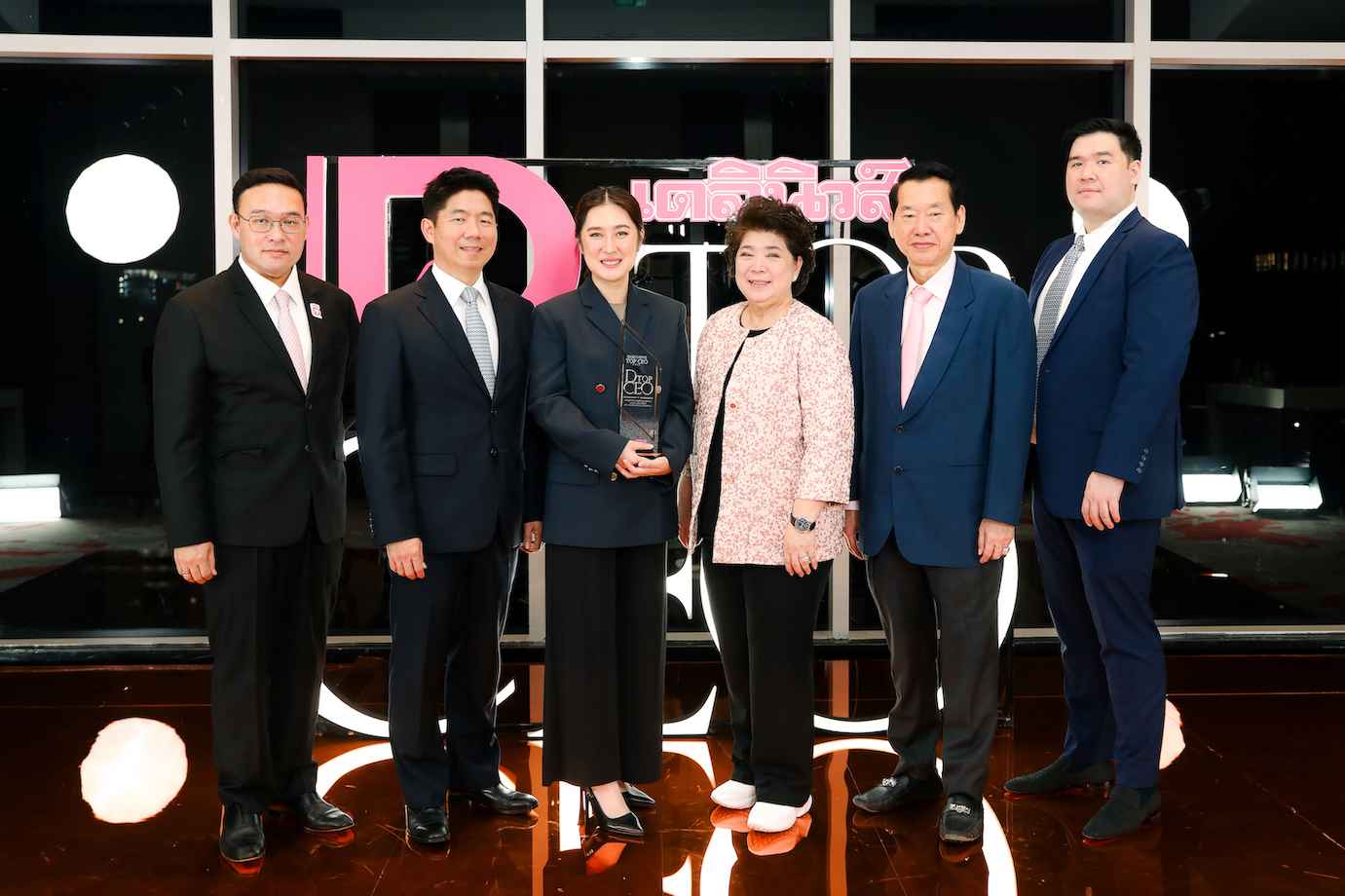 CEO กลุ่ม YLG รับรางวัล DAILYNEWS TOP CEO 2025 สาขาธุรกิจด้านการเงินและการลงทุน
