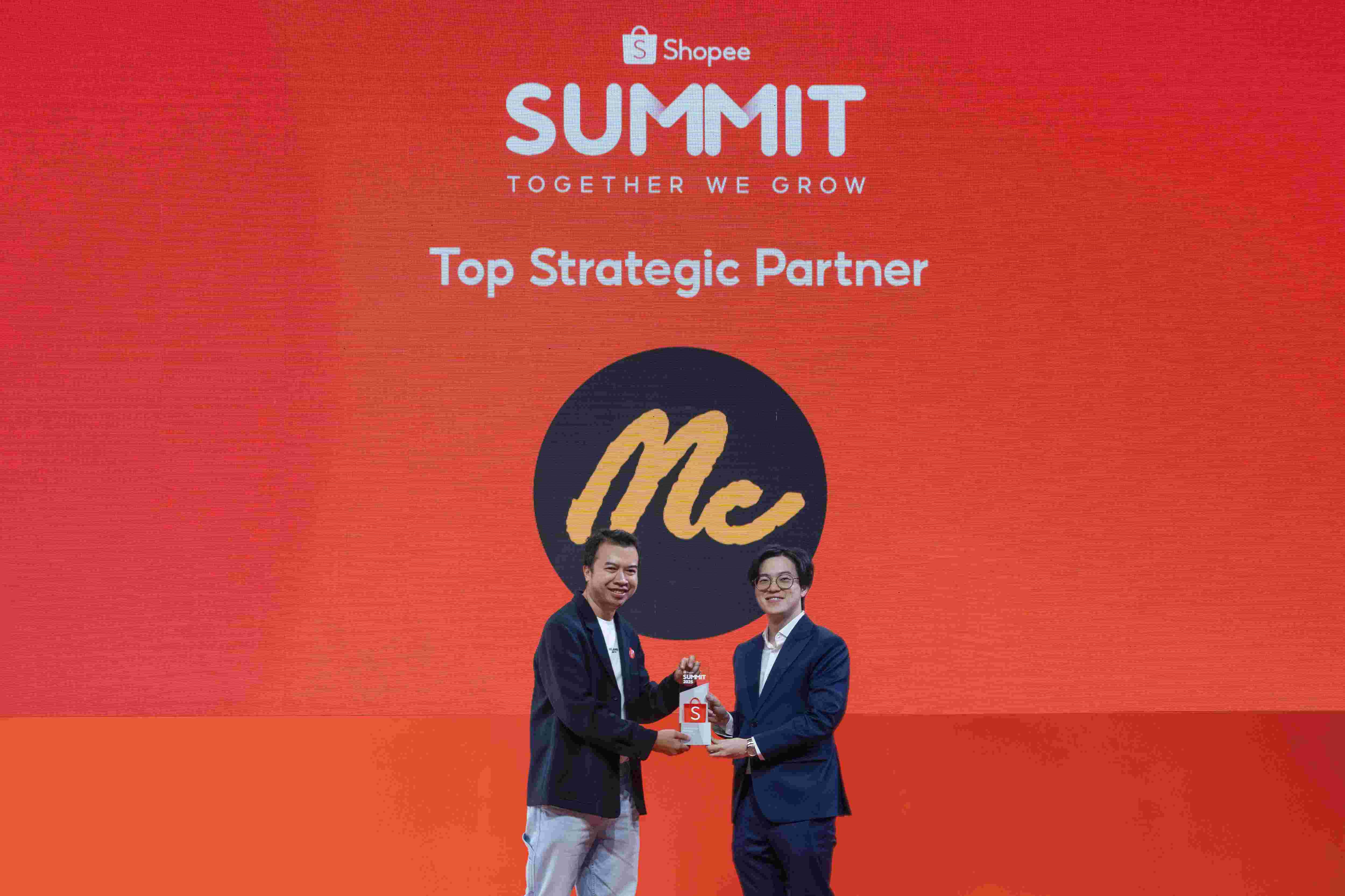 “แม็คยีนส์” MC คว้ารางวัล Top Strategic Partner ในงาน Shopee Summit 2025