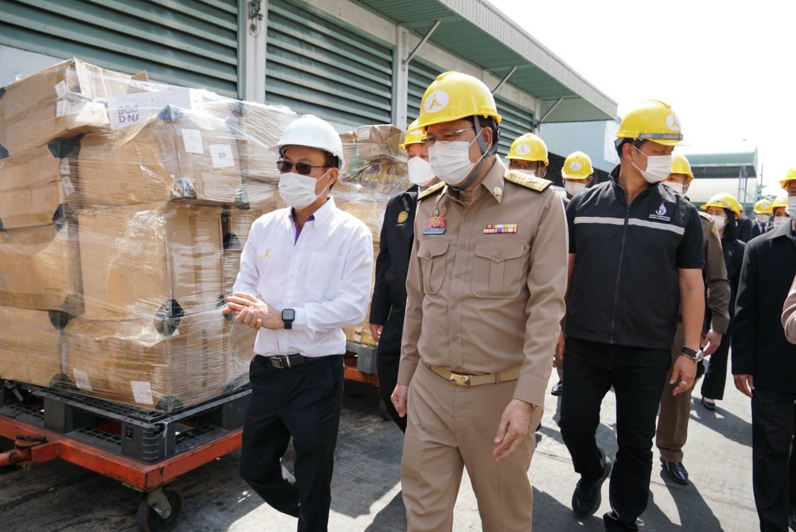 “รมต.สันติ ปิยะทัต” กดปุ่มทำลายบุหรี่ไฟฟ้าของกลาง ปกป้องสุขภาพประชาชนและเยาวชนไทย