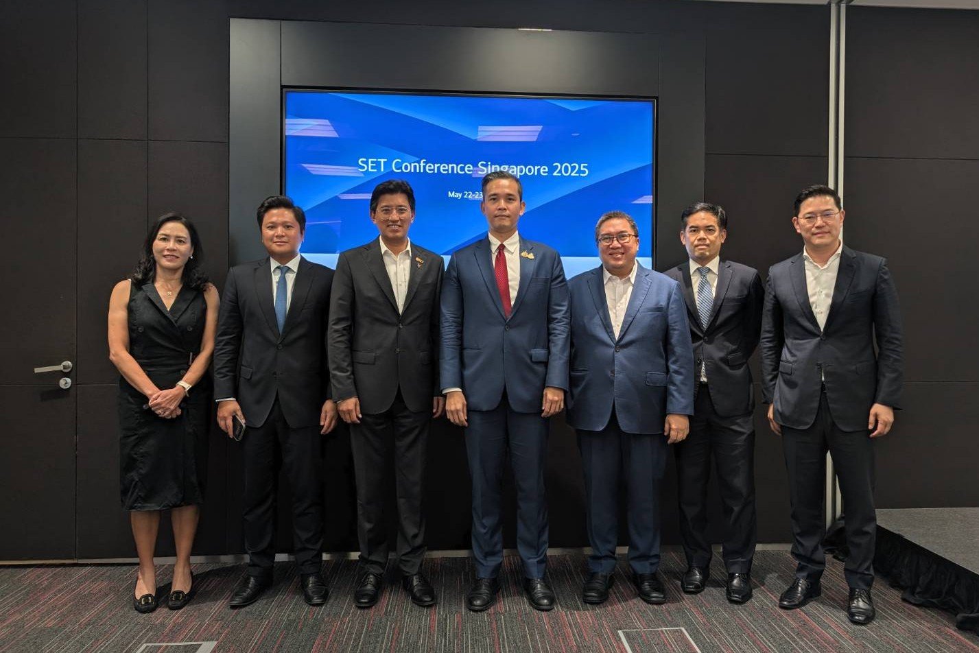 ตลาดหลักทรัพย์ฯ จับมือ บล. เกียรตินาคินภัทร และ Bank of America นำ บจ. โรดโชว์สิงคโปร์