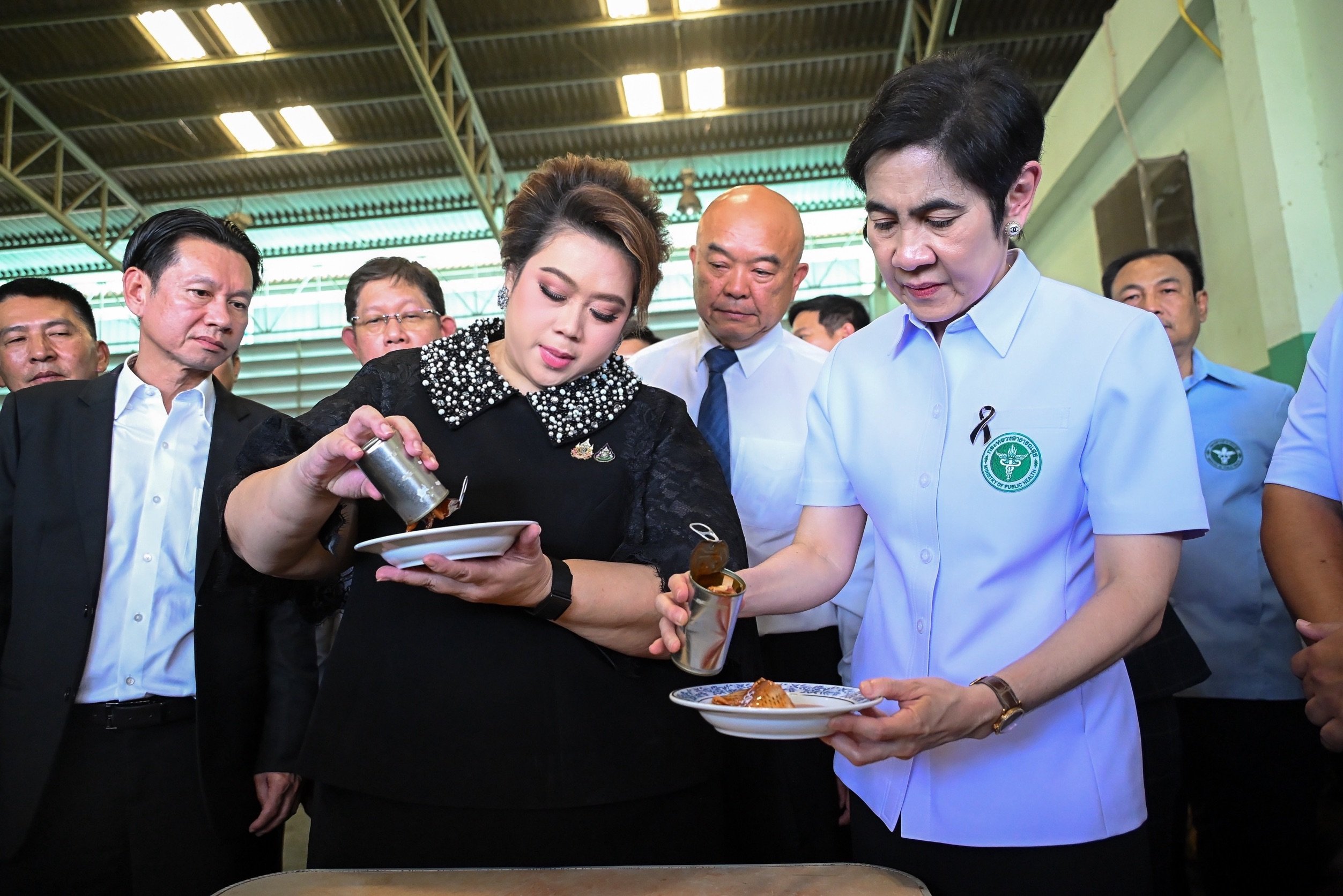 "ศุภมาส" ลุยเอง ลงพื้นที่สร้างความเชื่อมั่นผู้บริโภค หลังพบเคสปลากระป๋องไม่ตรงปก