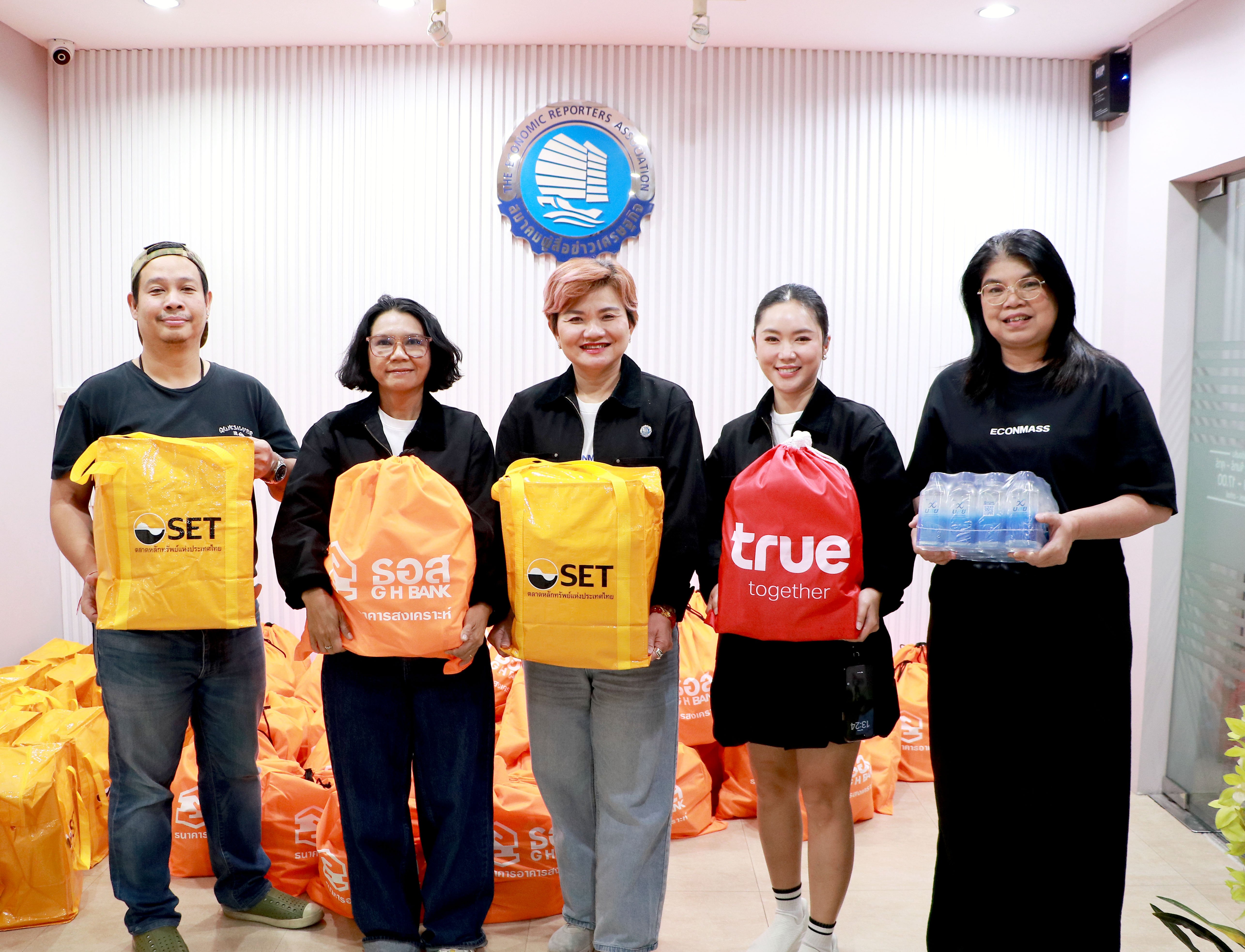 พันธมิตรร่วมส่งต่อความห่วงใย ช่วยเหลือสมาชิกสมาคมฯ ที่ประสบอุทกภัยน้ำท่วม