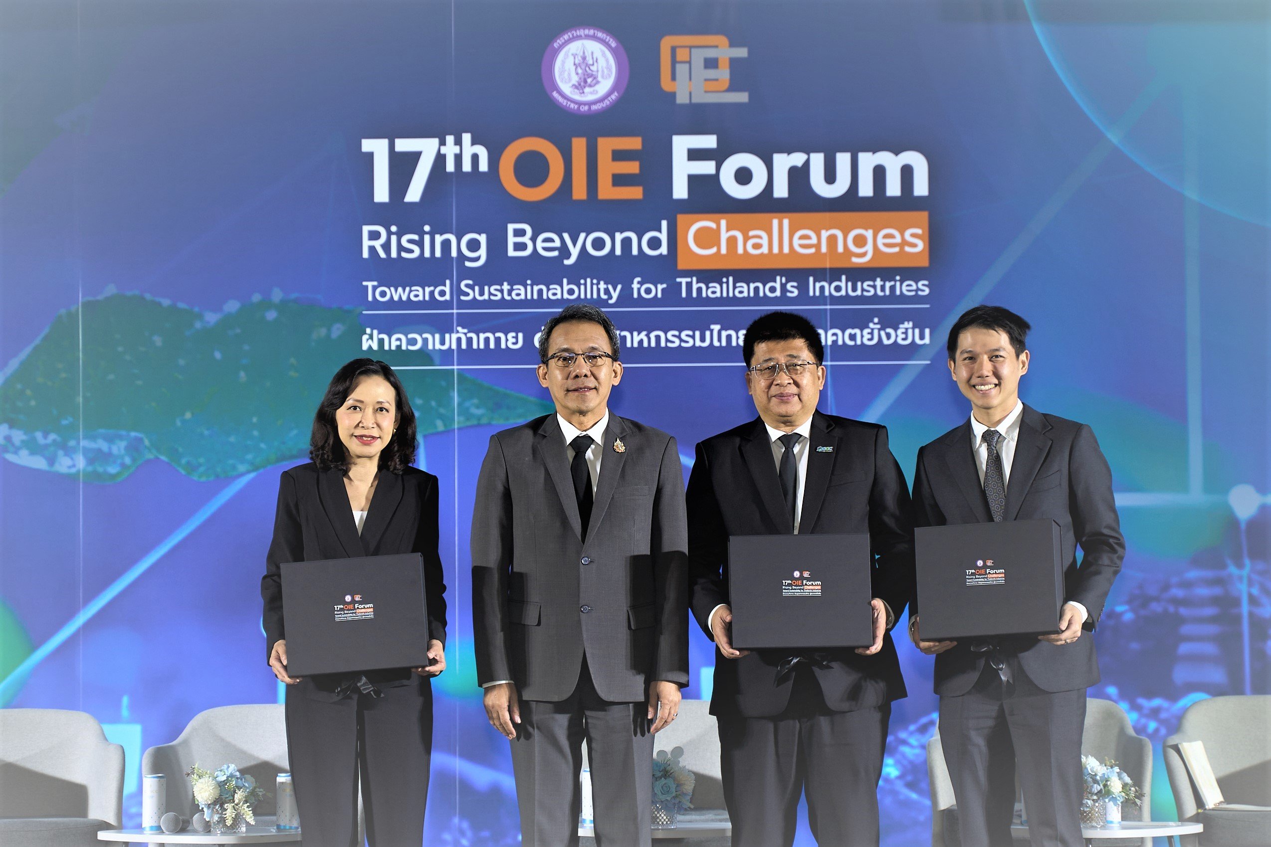 GGC   เสวนา  (1).jpg