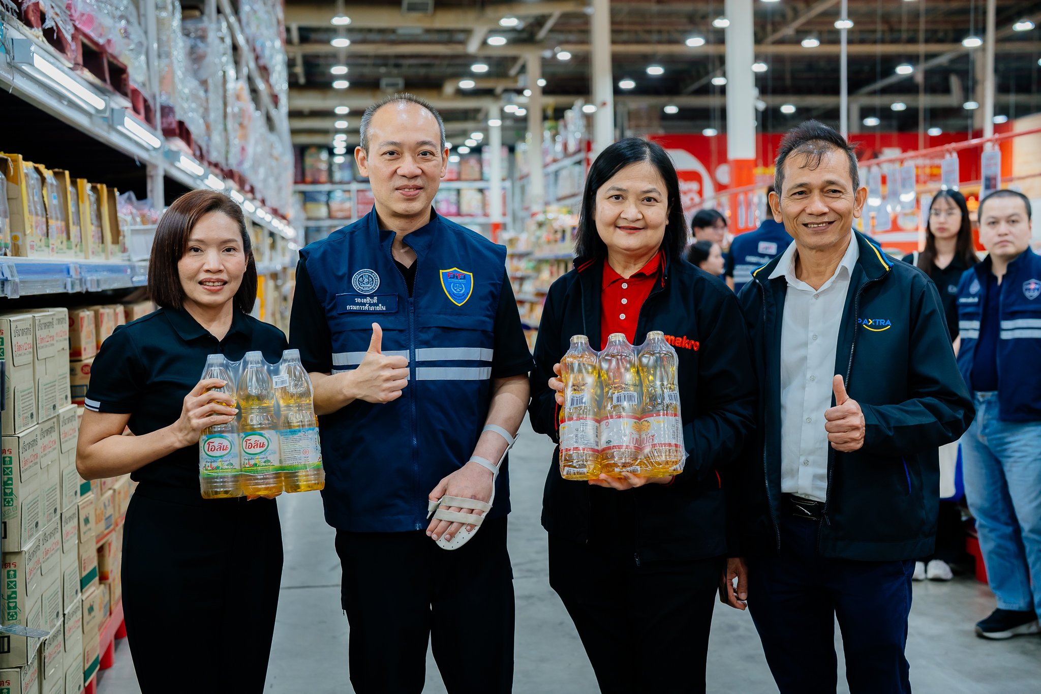 แม็คโคร–โลตัส ขานรับนโยบายรัฐ ดูแลสินค้าอุปโภคบริโภค ช่วยบรรเทาค่าครองชีพประชาชน