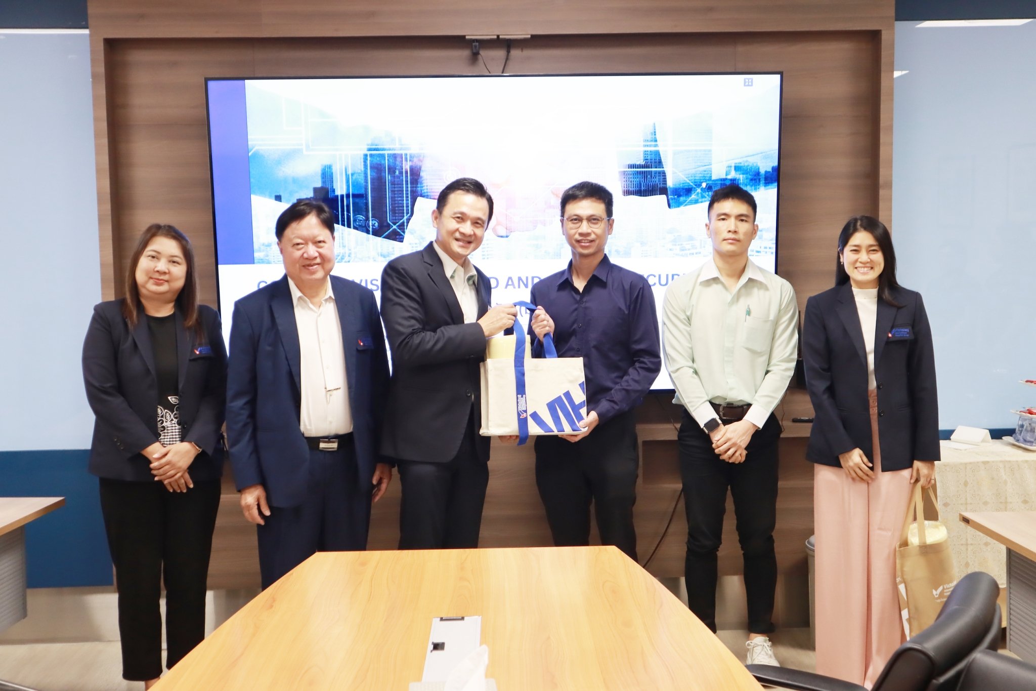 VIH ต้อนรับนักวิเคราะห์ บริษัทหลักทรัพย์ แลนด์ แอนด์ เฮ้าส์ อัปเดตทิศทางธุรกิจและแผนการเติบโต