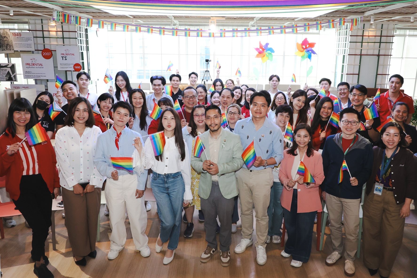 พรูเด็นเชียล ประเทศไทยจัดกิจกรรม Pride Month ประจำปี จุดพลังความหลากหลาย