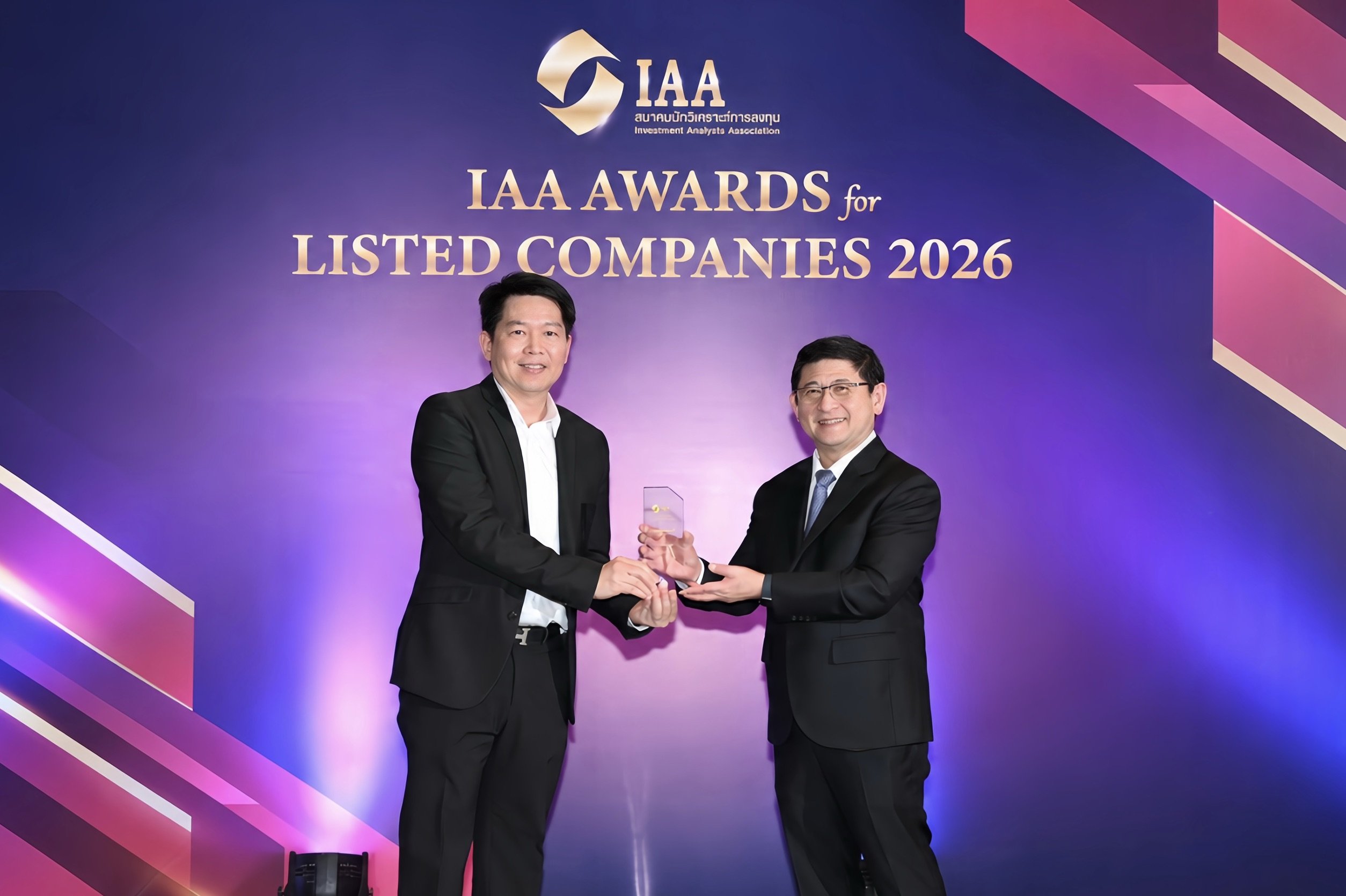 COM7 คว้า 2 รางวัล Outstanding CEO และ Outstanding IR จากเวที IAA Awards 2026