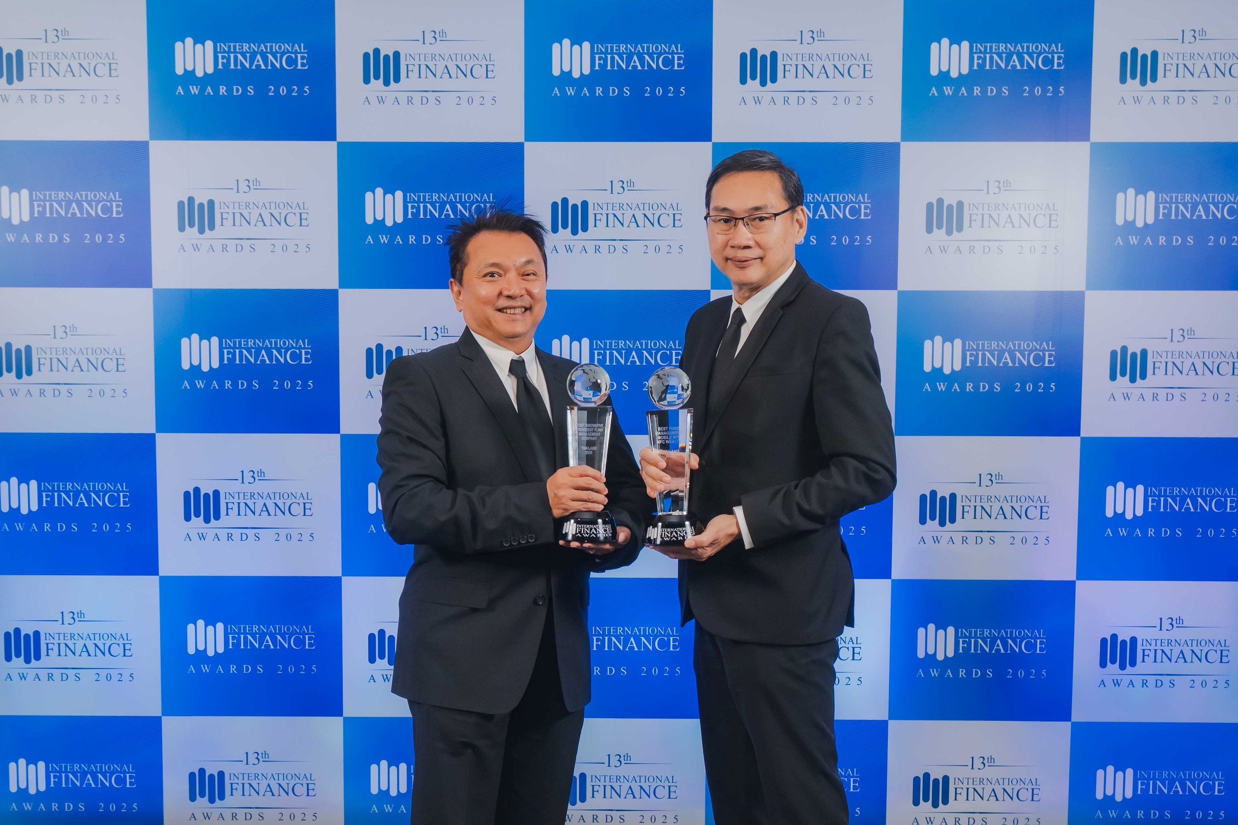 MFC คว้า 2 รางวัลจากสื่อระดับโลก International Finance Magazine