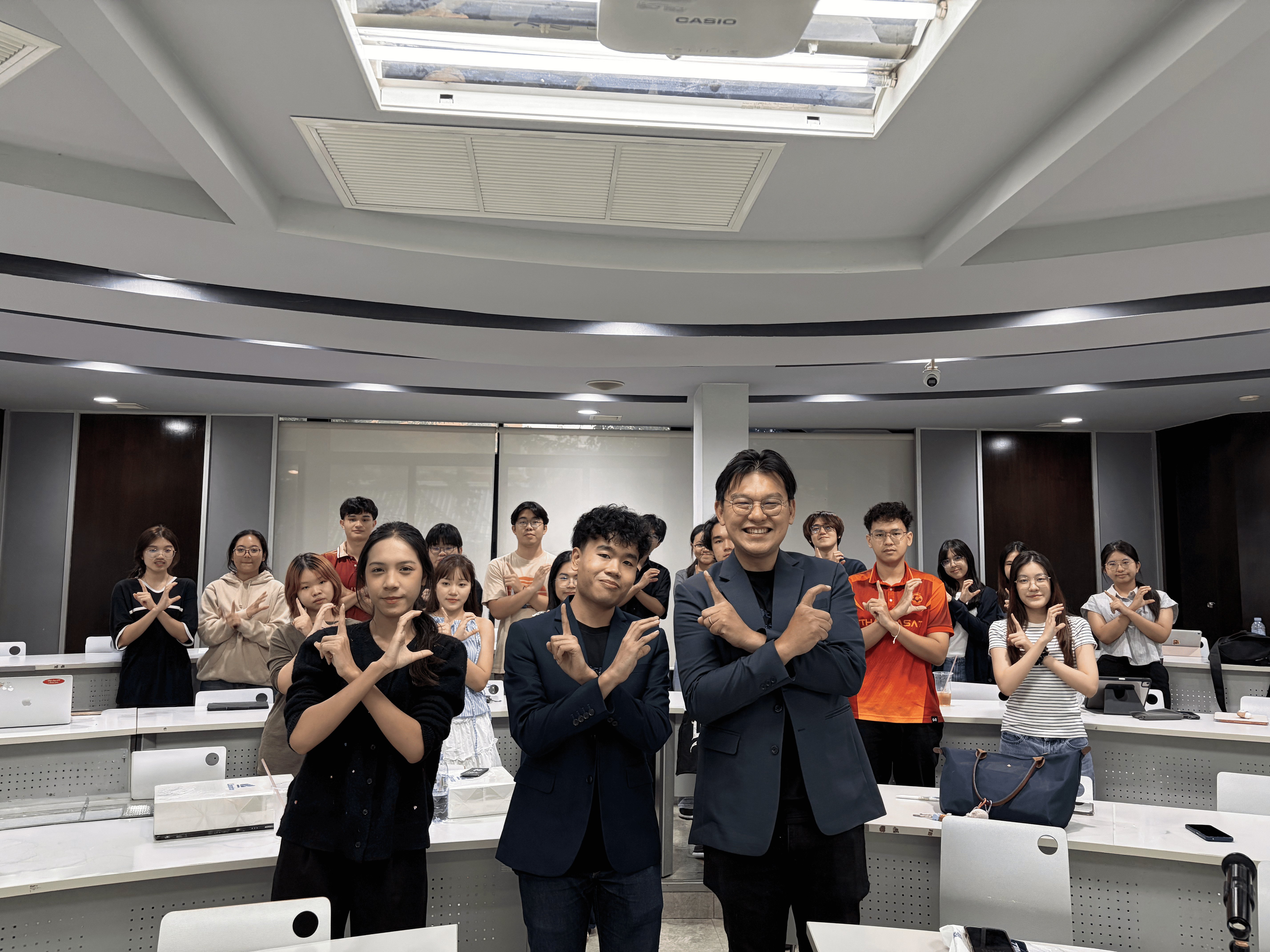 Liberator บุกรั้วธรรมศาสตร์! ปั้นนักลงทุนรุ่นใหม่ผ่านศึก IBMPIC โชว์กึ๋นบริหารพอร์ต 3 แสนเหรียญ