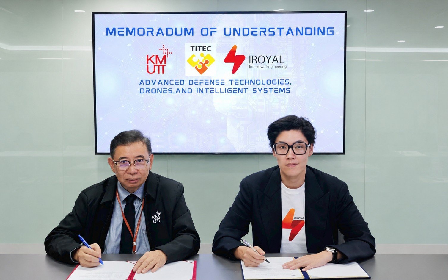 IROYAL ผนึก พระจอมเกล้าธนบุรี บางมด พัฒนาเทคโนโลยีป้องกันประเทศและนวัตกรรมอัจฉริยะ